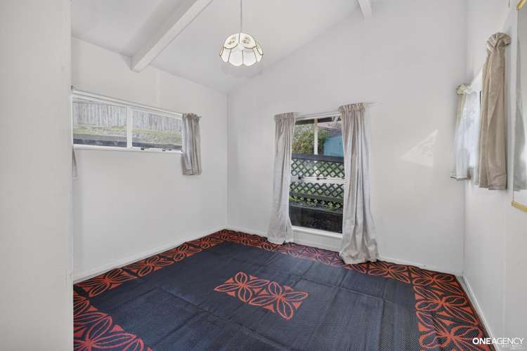 129 Gloaming Hill Titahi Bay_14