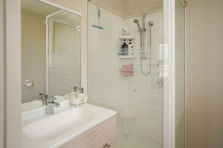 81 Aldinga Avenue Stoke_16