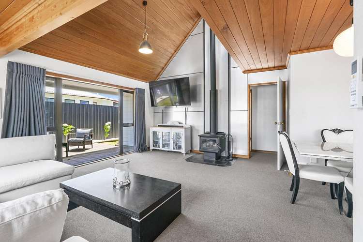 11 Stevenson Place Leamington_4