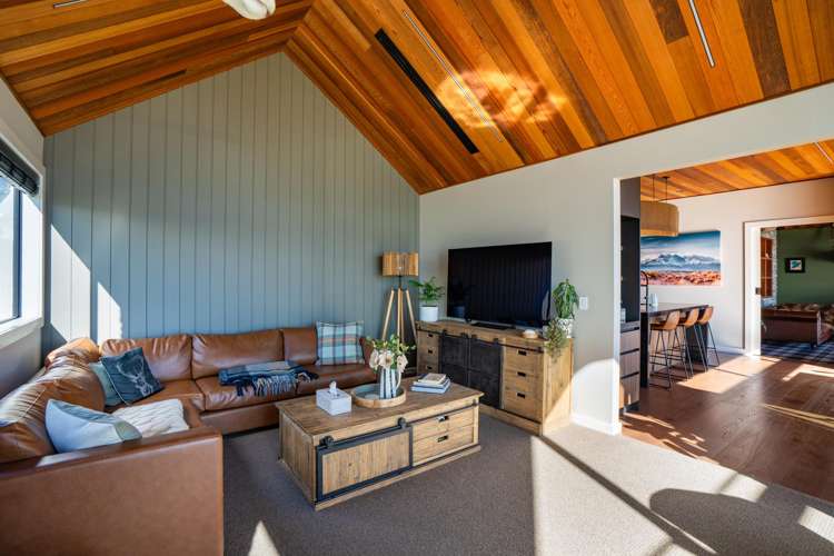 336 Lake Terrace Two Mile Bay_7