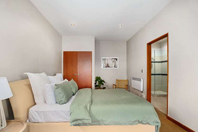 145 Wynyard Crescent Fernhill/Sunshine Bay_22