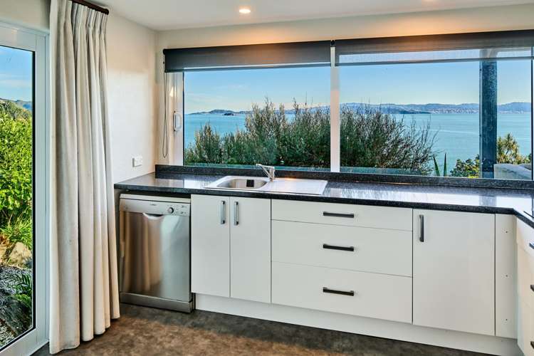 5 Rangiuru Road, Mahina Bay Eastbourne_23