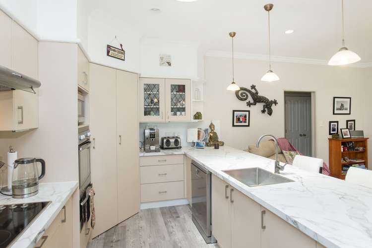 98 Potae Avenue Lytton West_2