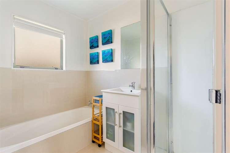 1 Maywood Crescent Glen Eden_16