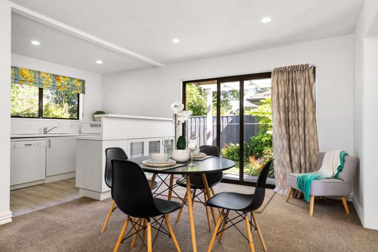 2/11 Office Road Merivale_6