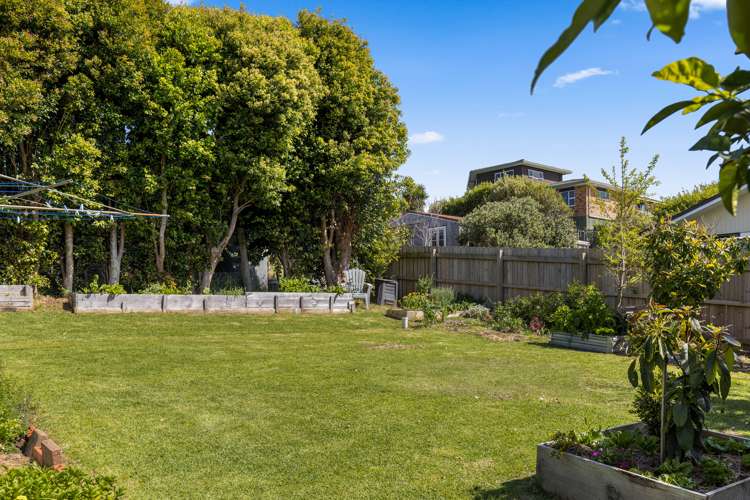 4 Seatoun Avenue Leigh_10