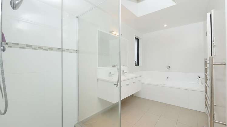 16 Kingsbridge Drive Burwood_9