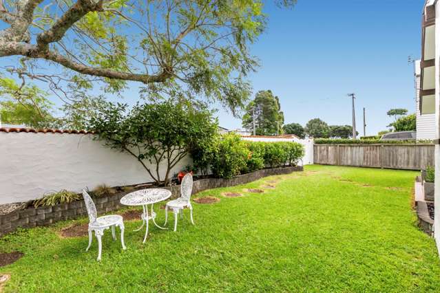 1/37 Beach Road Manly_2