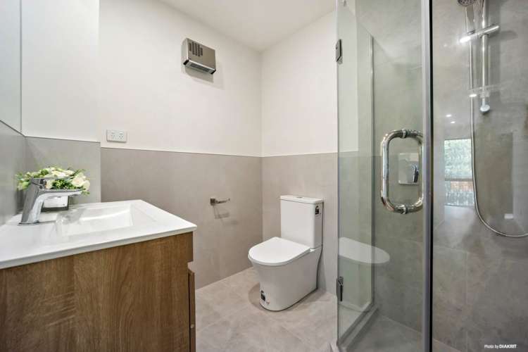 16F Sheridan Drive New Lynn_11