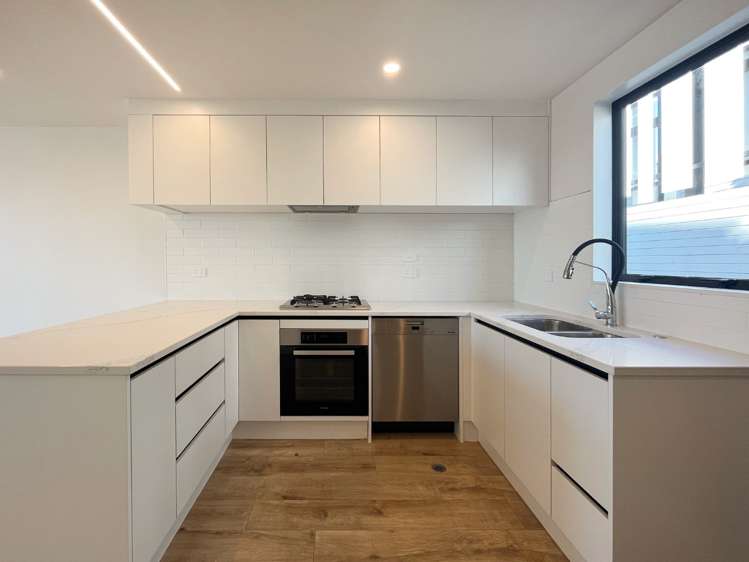 5/737 East Coast Road Browns Bay_0