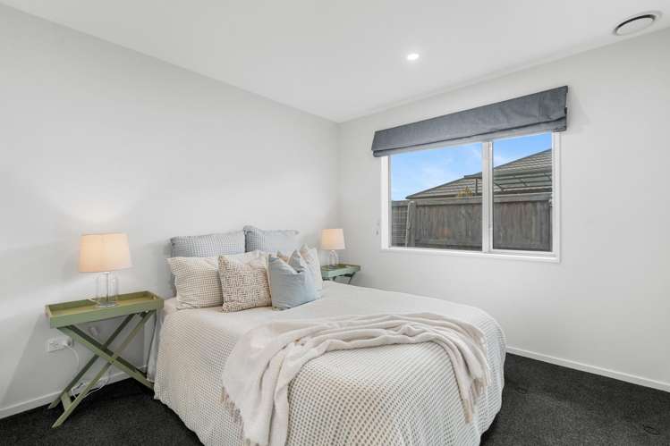 7 Petunia Drive Wigram_11