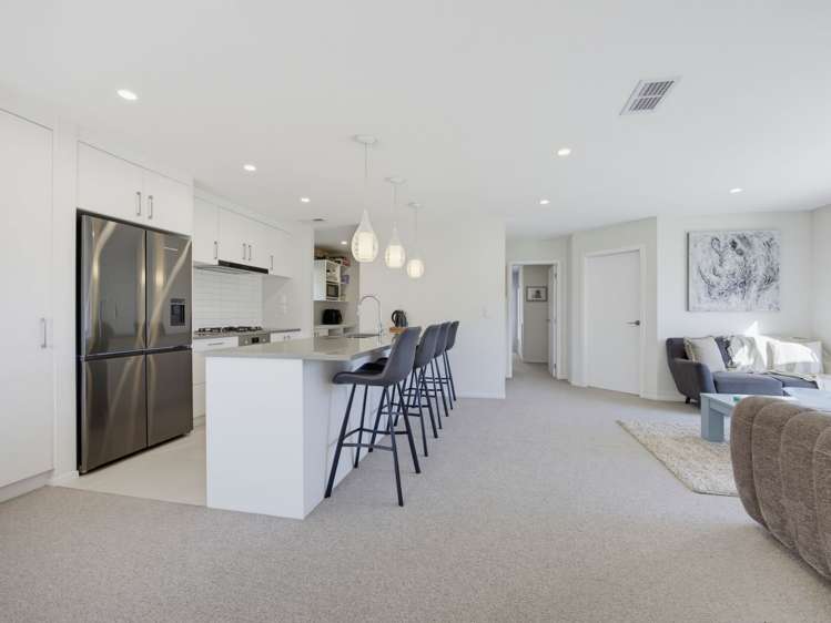 33 Farnworth Tce Churton Park_8
