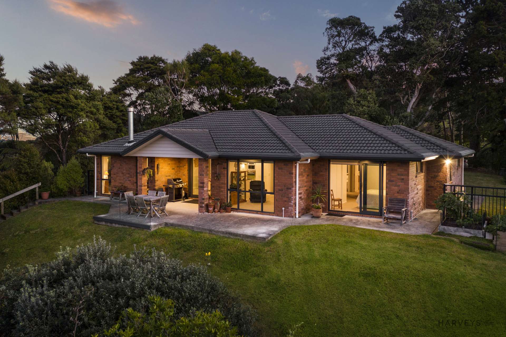 299 Forest Hill Road Waiatarua_0