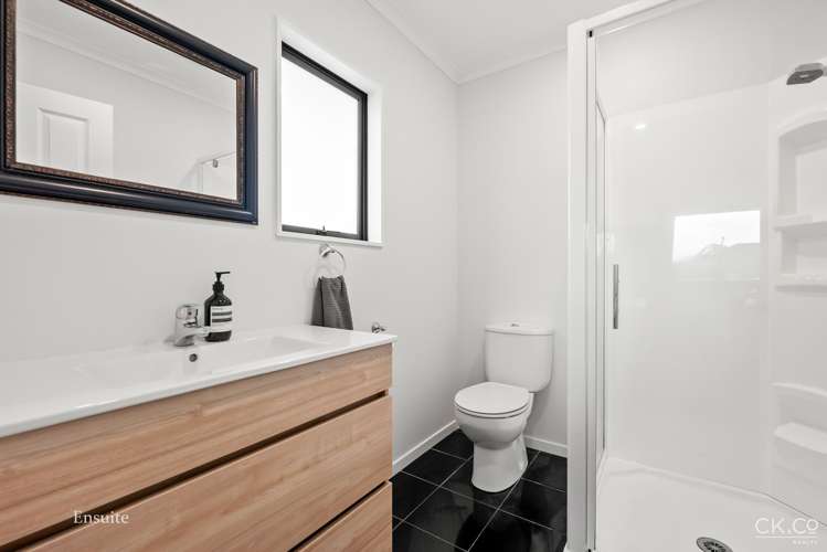 102 Kirton Drive Riverstone Terraces_12