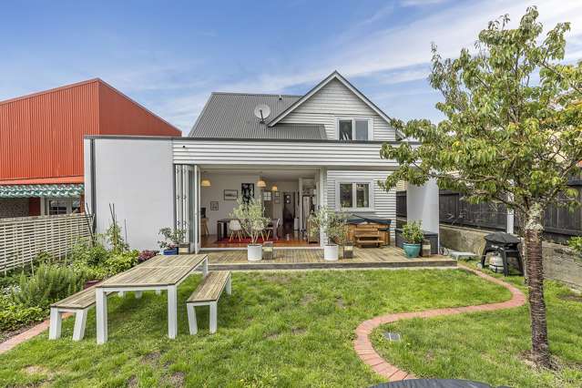 8 Hargreaves Street Mount Cook_1