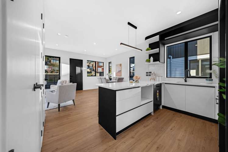 1/71 Cardiff Road Pakuranga Heights_8