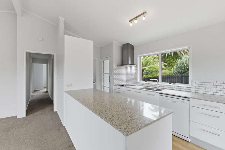 3 Win Grove Hatfields Beach_8