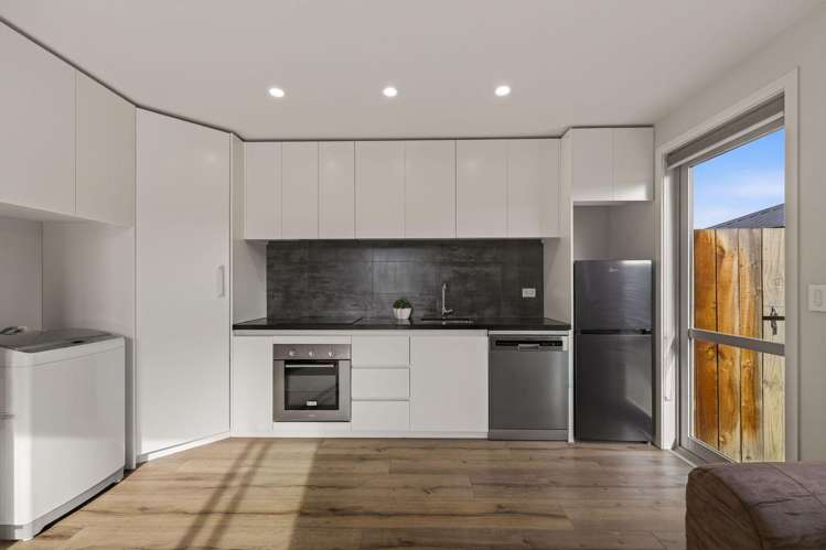 34/34A Cheltenham Road Lower Shotover_23