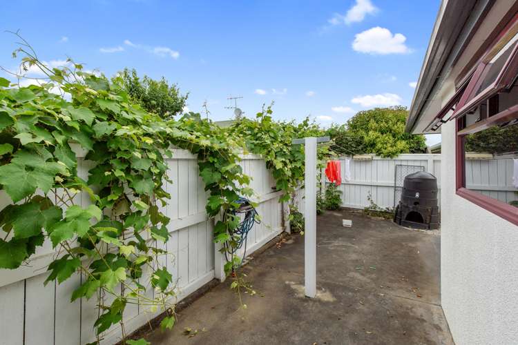 7 Mary Ann Muller Crescent Stoke_17