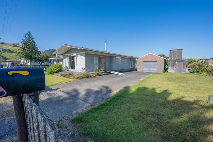 5 Esplanade Marokopa_16