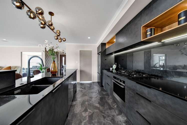 33 Honeyfield Drive Whalers Gate_5