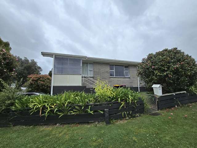 Comfortable Two-Bedroom Home in Matua