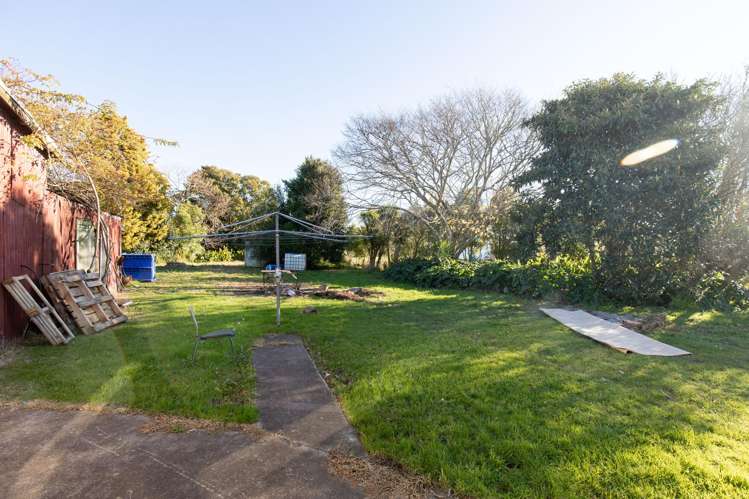 9 Front Miranda Road Waitakaruru_29