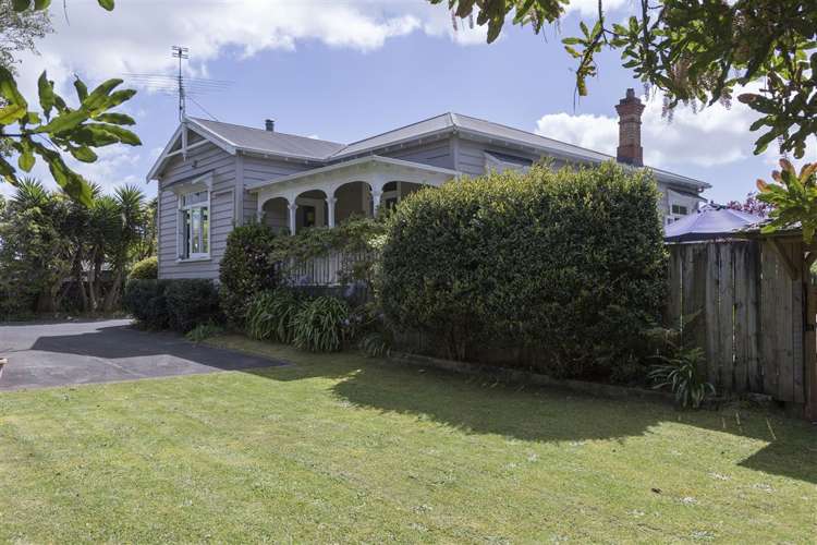 21 Beach Road Pahurehure_16