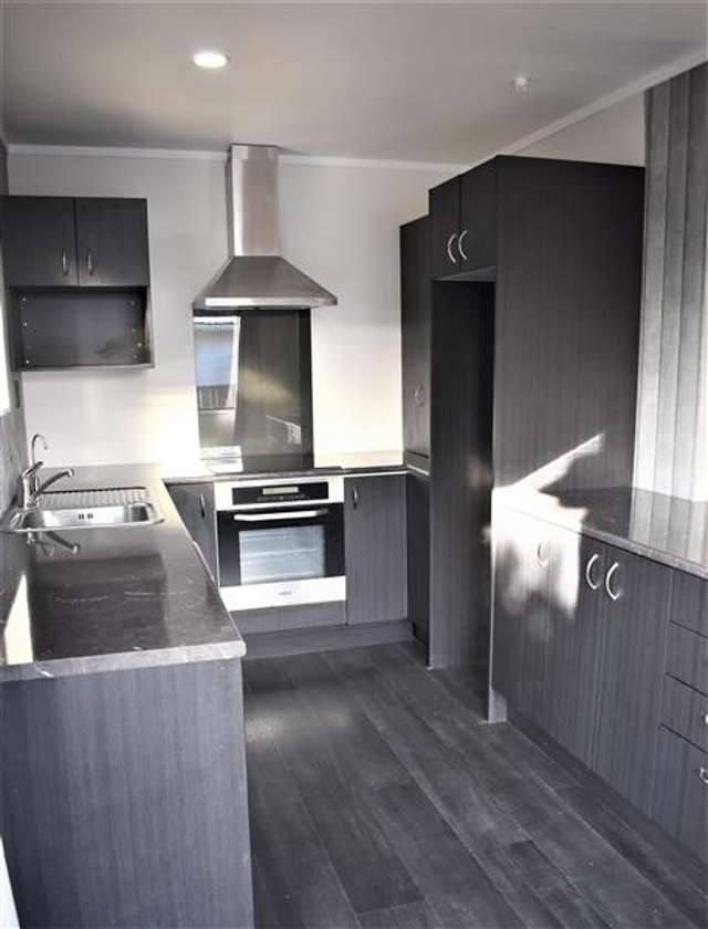 4 Thomas Place 11373_4