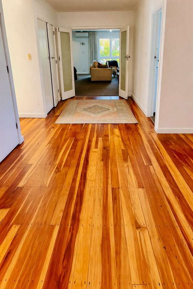 Renovated, sunny, spacious, close to everything