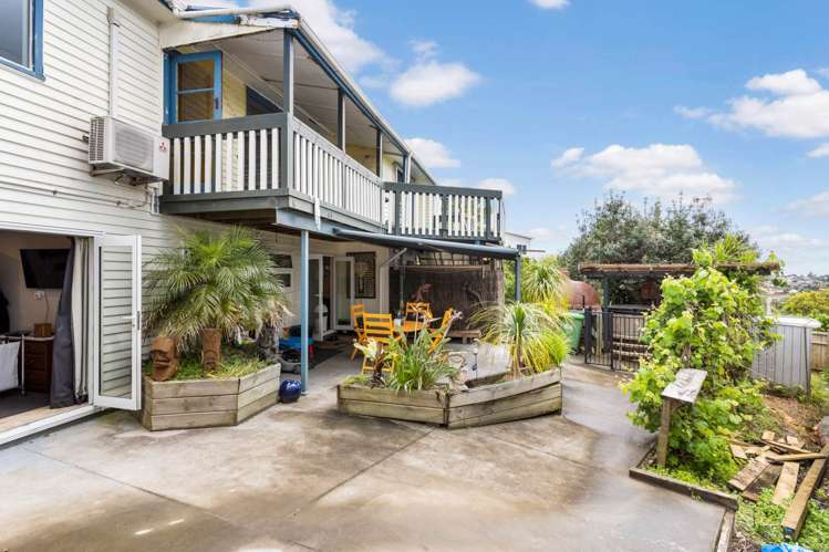 593 East Coast Road Browns Bay_15