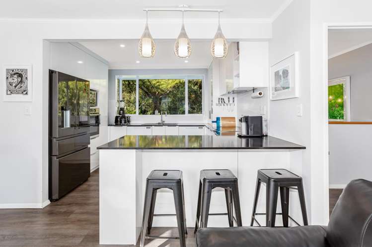 6 Iona Place Papakowhai_23