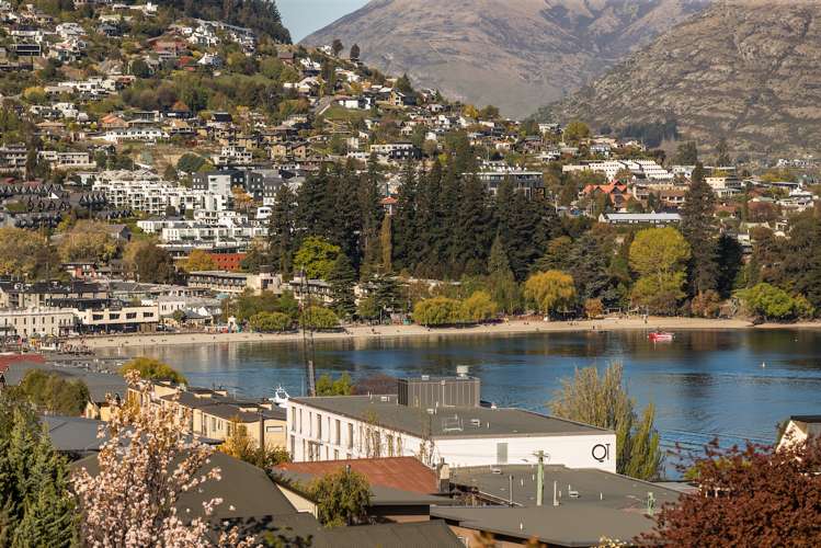 22 Lomond Crescent Queenstown_9