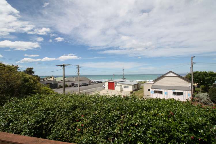 2 Moana Street Kaka Point_11