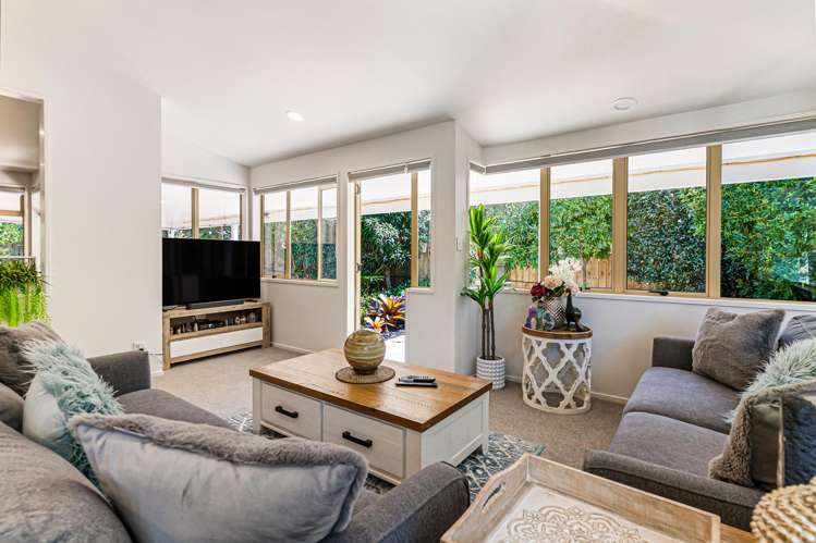 484 Beach Road Murrays Bay_8