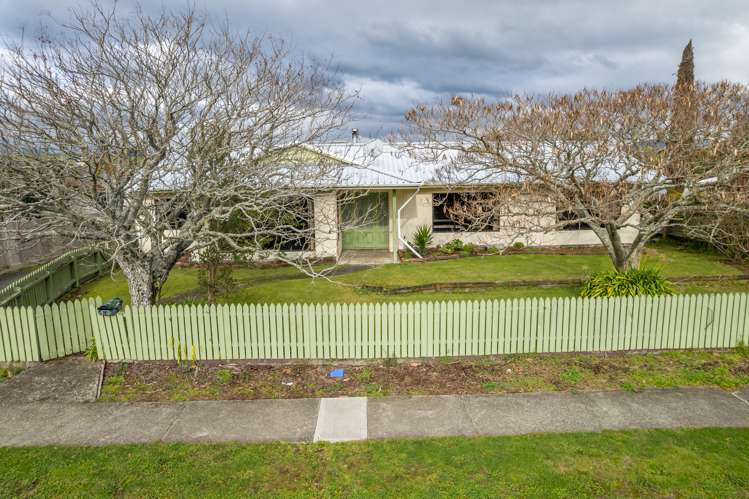 19 Lord Auckland Road Wakefield_1