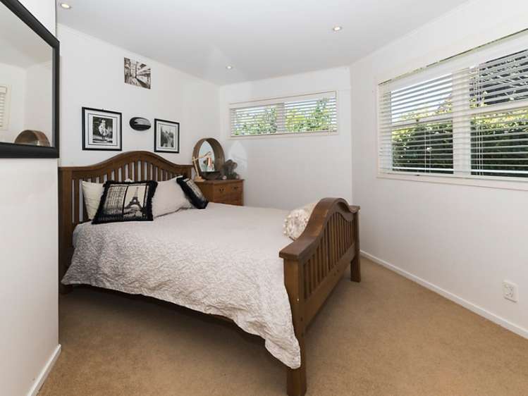 59 Marine Parade Mellons Bay_12