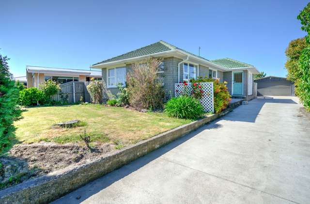 37 Denise Crescent Hornby_1