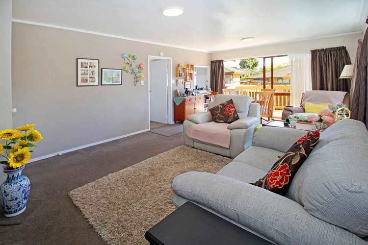 2/10 Sikkim Crescent Clover Park_5