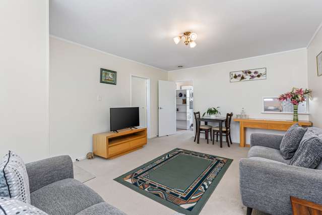 2/62 Vera Road Te Atatu South_1