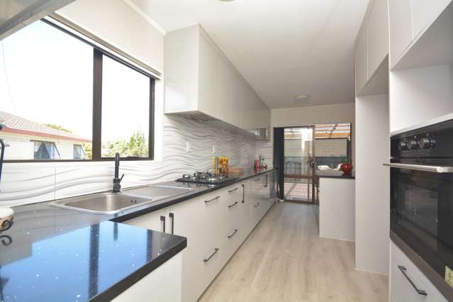 2/24 Norrie Smith Avenue Flat Bush_2