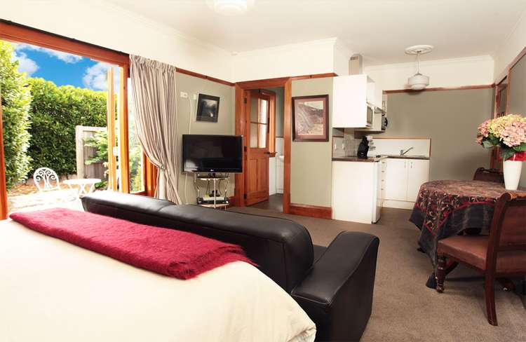 35 Pages Road Marchwiel_14