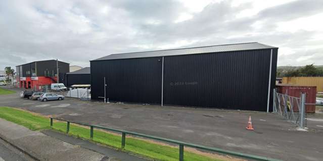 Unit A/2-30 Mill Road Helensville_2