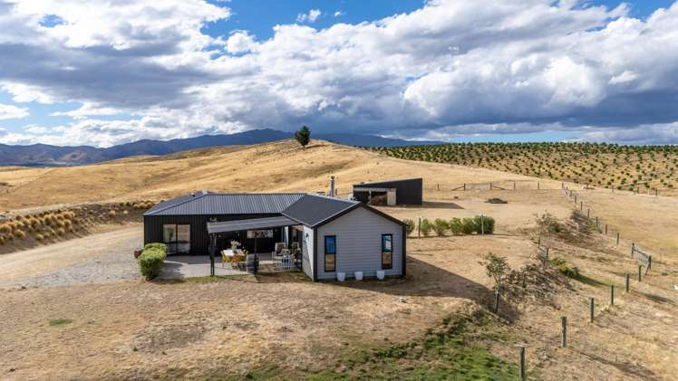 77 Leaning Rock Road Alexandra_18