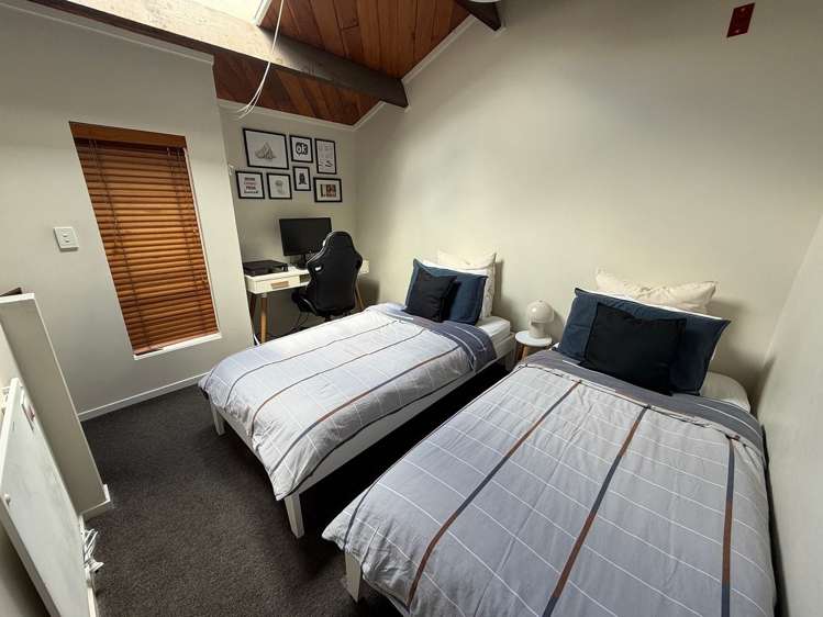 2/220 Thorndon Quay Pipitea_1