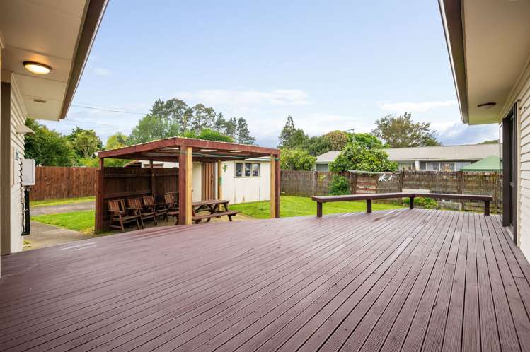 66 Southsea Crescent Silverdale_1