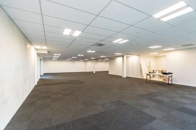 2/215 Shakespeare Road Milford_4