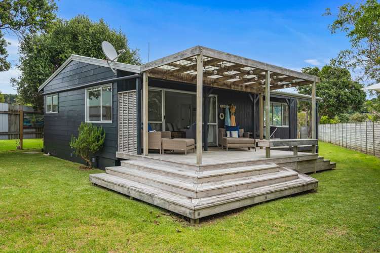 8 Ringer Avenue Matapouri_19