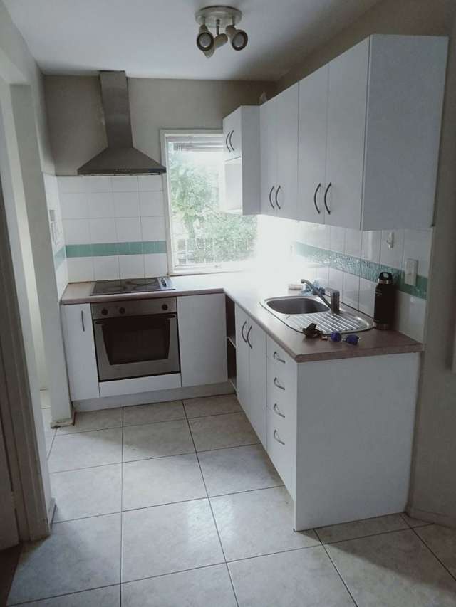 Charming 2-Bedroom Unit in Epsom