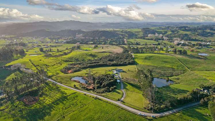 818 Horseshoe Bush Road Waitoki_21